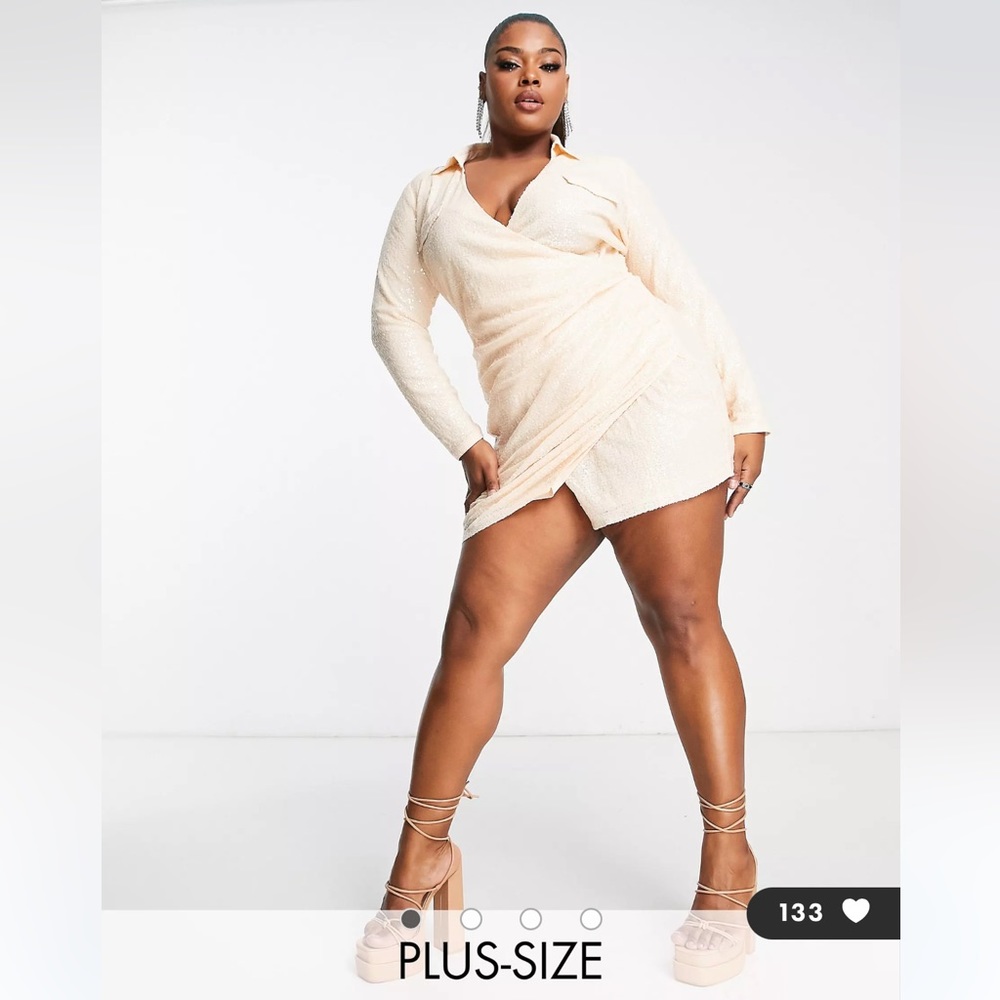 BNWT Plunge Front Collar Mini Wrap Dress